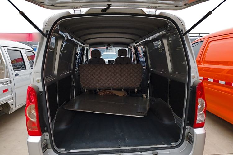 Used Wuling Rongguang 2021 1.5L Extended Basic Window-Sealed 5-Seat L3C Car Trunk