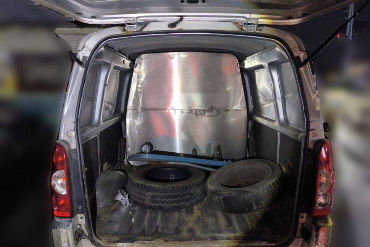 Used Wuling Rongguang 2021 1.5L Extended Basic Window-Sealed 5-Seat L3C Car Trunk
