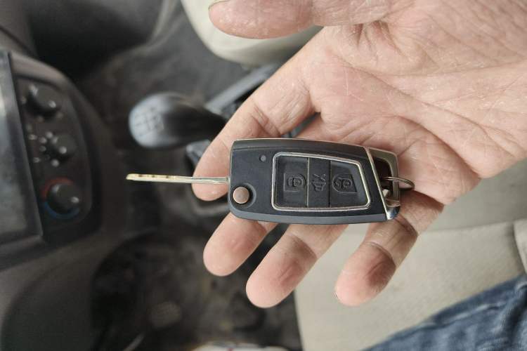 Used Wuling Rongguang 2021 1.2L S Base 7-Seater LSI Vehicle Key