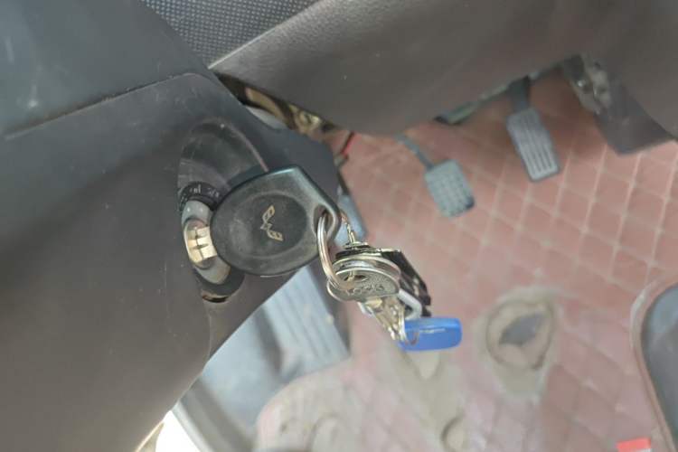 Used Wuling Rongguang 2021 1.5L Extended Basic Enclosed-Window Vehicle 2 Seats L3C Vehicle Key