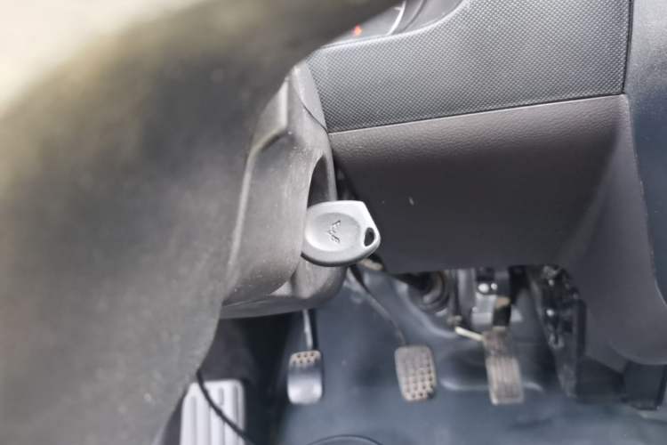 Used Wuling Rongguang 2021 1.5L Extended Basic Model LAR Vehicle Key
