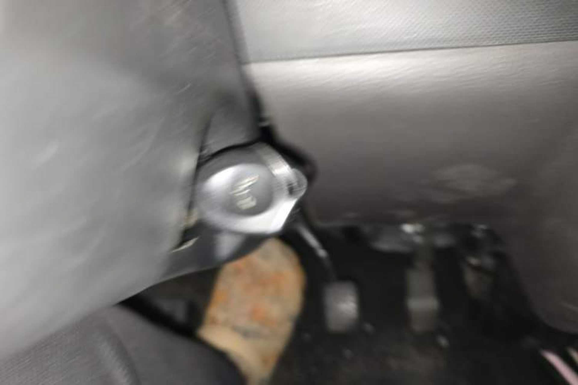 Used Wuling Rongguang 2021 1.5L Extended Basic Enclosed-Window Vehicle 2 Seats L3C Vehicle Key