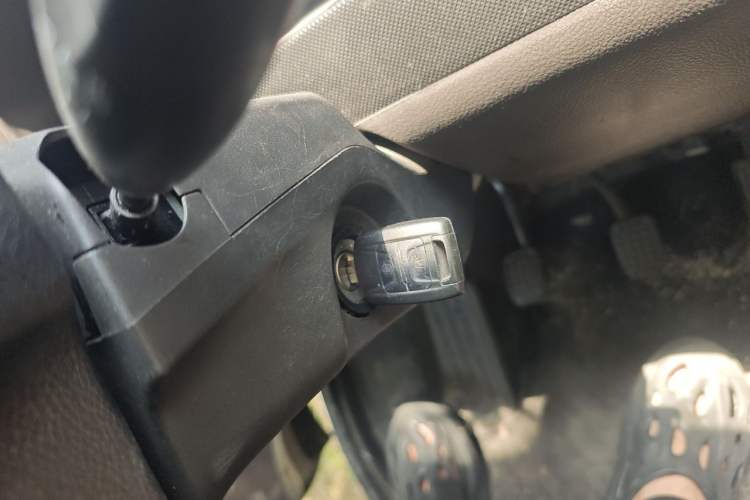 Used Wuling Rongguang 2021 1.5L Extended Standard Version with Air Conditioning – L3C Vehicle Key