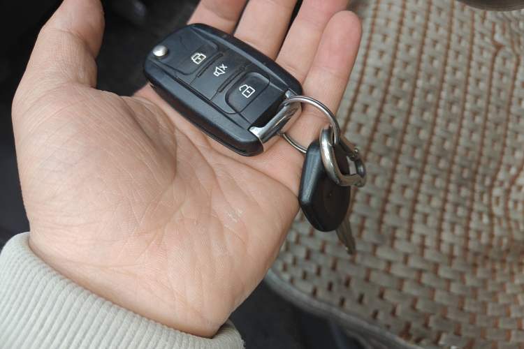 Used Wuling Rongguang 2021 1.5L Extended Standard Version with Air Conditioning – L3C Vehicle Key