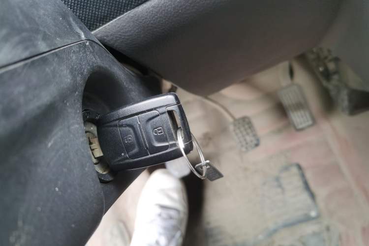 Used Wuling Rongguang 2021 1.5L Extended Standard Version with Air Conditioning – L3C Vehicle Key