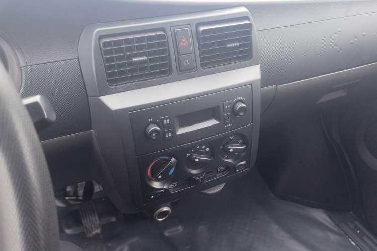 Used Wuling Rongguang 2021 1.5L Extended Standard Version with Air Conditioning – L3C Audio And AC Panel