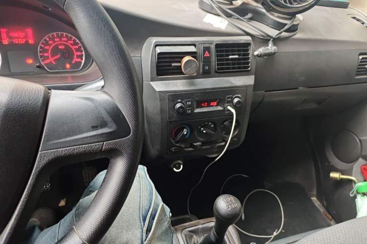 Used Wuling Rongguang 2021 1.5L Extended Standard Version with Air Conditioning – L3C Audio And AC Panel