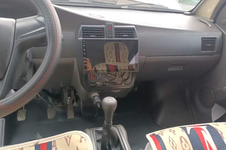 Used Wuling Rongguang 2021 1.5L Extended Standard Version with Air Conditioning – L3C Audio And AC Panel