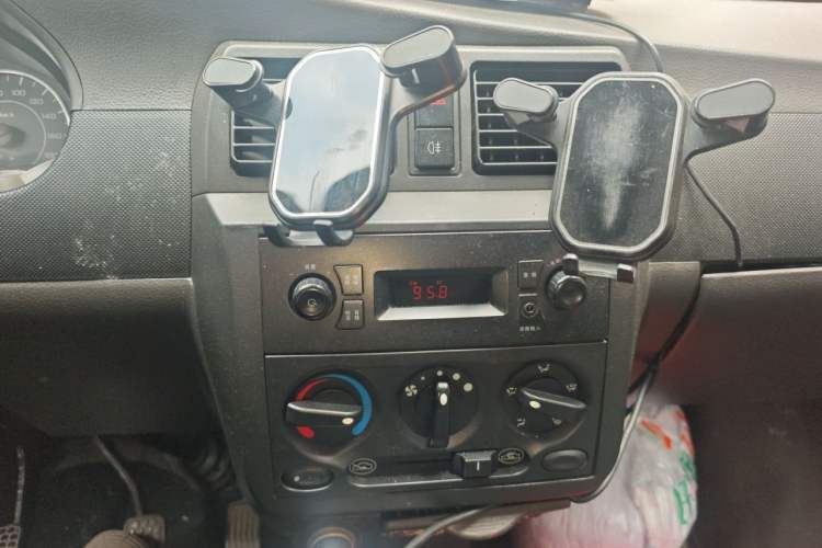 Used Wuling Rongguang 2021 1.5L Extended Standard-Grade Enclosed Window Vehicle Power-Assisted Version 5-Seater L3C Audio And AC Panel