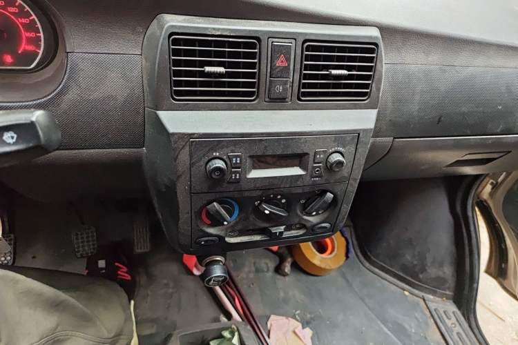 Used Wuling Rongguang 2021 1.5L Extended Basic Version L3C Audio And AC Panel