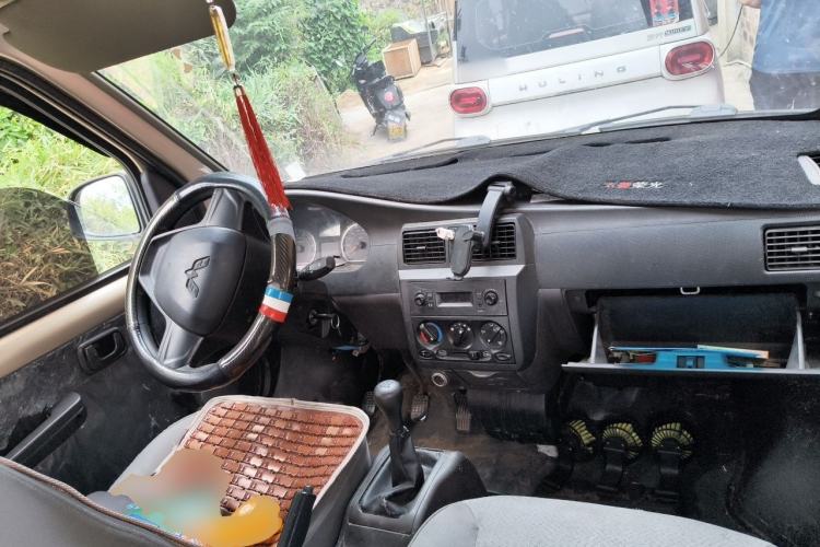 Used Wuling Rongguang 2021 1.5L Extended Basic Version L3C Center Console