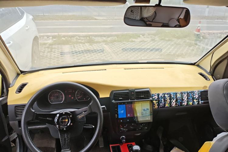 Used Wuling Rongguang 2021 1.5L Extended Standard Model Air-Conditioned Version LAR Center Console