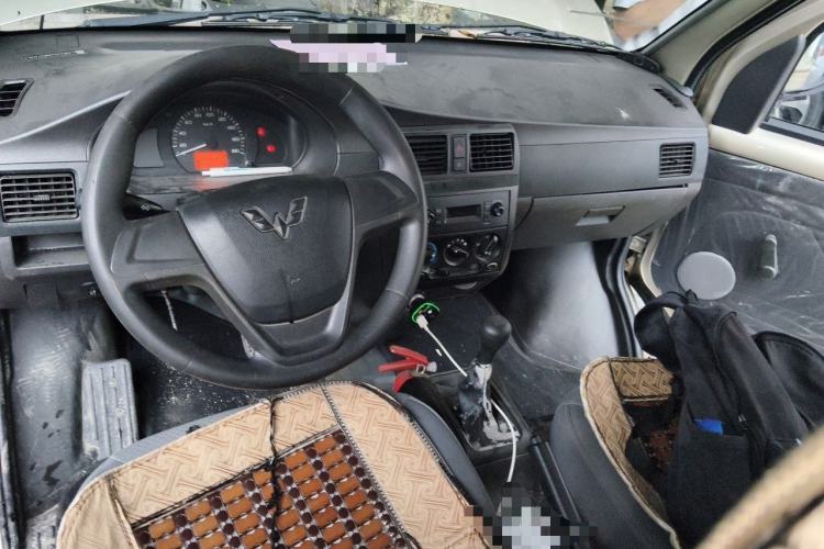 Used Wuling Rongguang 2021 1.5L Extended Basic Model Enclosed-Window Vehicle, 5-seater LAR Center Console