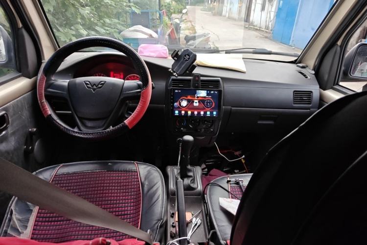 Used Wuling Rongguang 2021 1.5L Extended Basic Version L3C Center Console