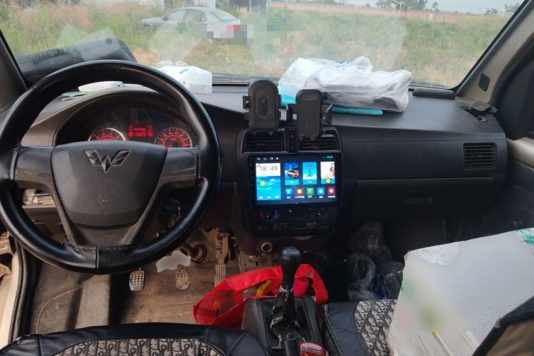 Used Wuling Rongguang 2021 1.5L Extended Basic Version L3C Center Console