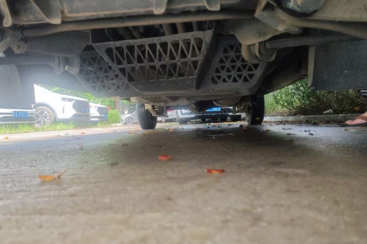 Used Wuling Rongguang 2021 1.5L Extended Basic Window-Sealed 5-Seat L3C Car Chassis Front