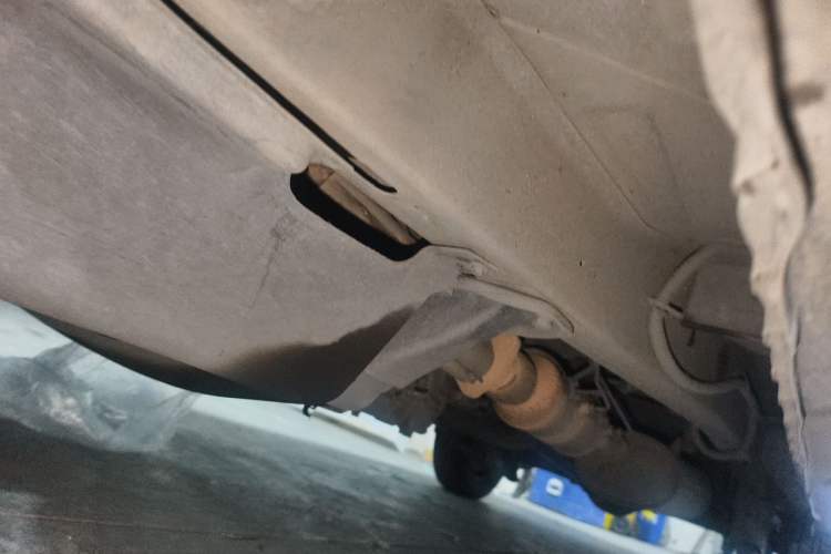 Used Wuling Rongguang 2021 1.5L Extended Basic Window-Sealed 5-Seat L3C Car Chassis Front Left