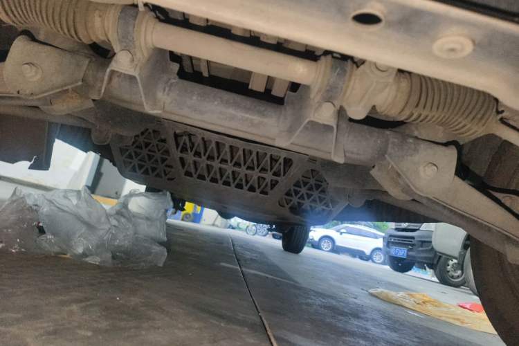 Used Wuling Rongguang 2021 1.5L Extended Basic Window-Sealed 5-Seat L3C Car Chassis Front