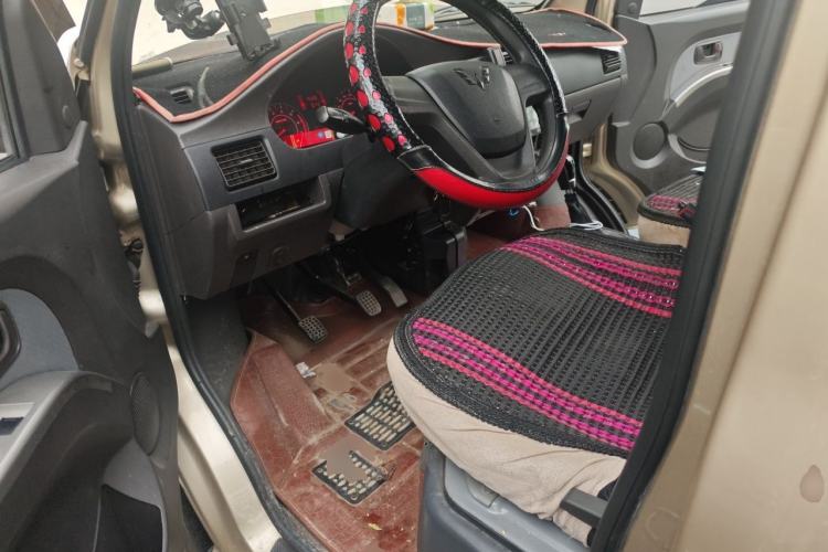 Used Wuling Rongguang 2021 1.5L Extended Standard Version with Air Conditioning – L3C Driver Seat