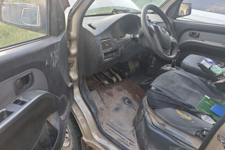 Used Wuling Rongguang 2021 1.5L Extended Standard Version with Air Conditioning – L3C Driver Seat
