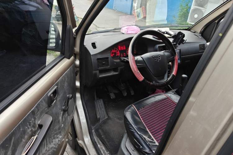 Used Wuling Rongguang 2021 1.5L Extended Basic Version L3C Driver Seat