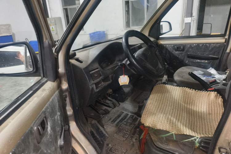 Used Wuling Rongguang 2021 1.5L Extended Basic Window-Sealed 5-Seat L3C Car Driver Seat