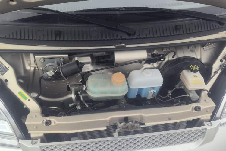 Used Wuling Rongguang 2021 1.5L Extended Standard Version with Air Conditioning – L3C Engine Bay