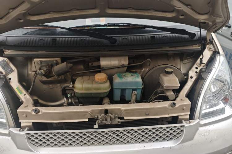 Used Wuling Rongguang 2021 1.5L Extended Standard Version with Air Conditioning – L3C Engine Bay