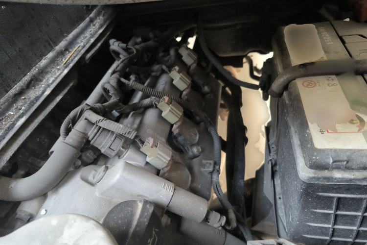 Used Wuling Rongguang 2021 1.5L Extended Basic Version L3C Engine Bay