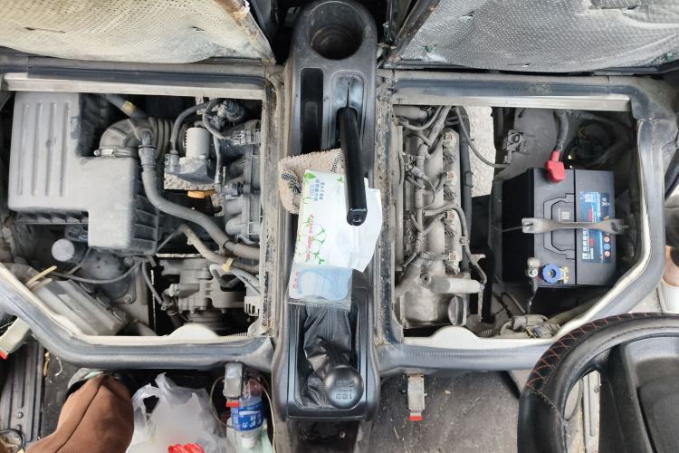 Used Wuling Rongguang 2021 1.5L Extended Basic Window-Sealed 5-Seat L3C Car Engine Bay