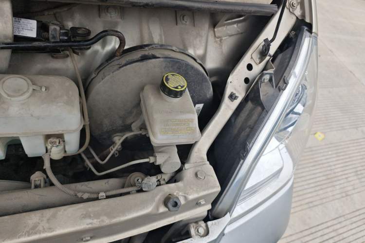 Used Wuling Rongguang 2021 1.5L Extended Basic Version L3C Engine Bay Left