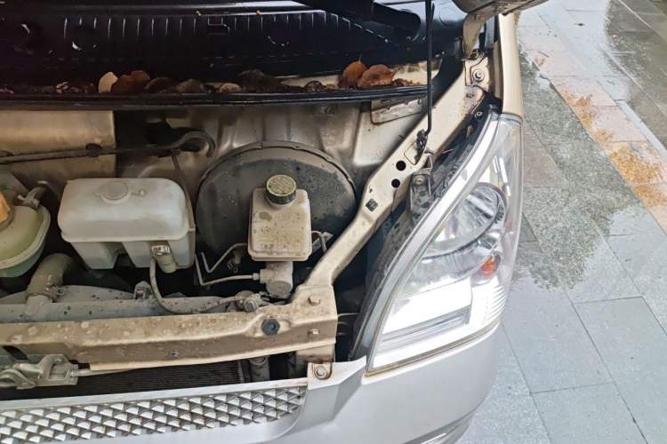 Used Wuling Rongguang 2021 1.5L Extended Standard Version with Air Conditioning – L3C Engine Bay Left