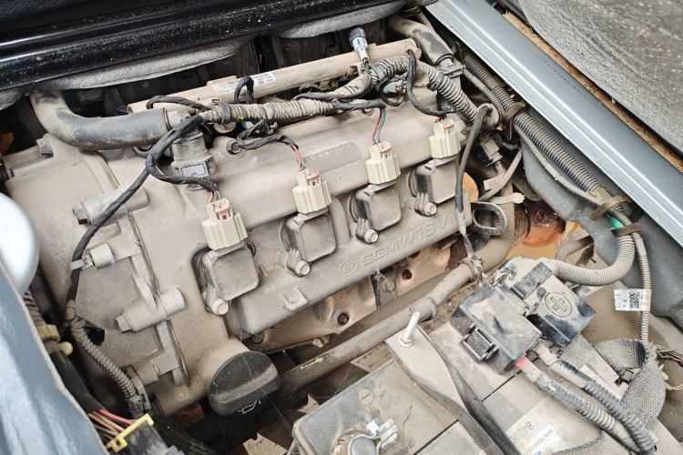Used Wuling Rongguang 2021 1.5L Extended Standard Model Air-Conditioned Version LAR Engine Bay Left