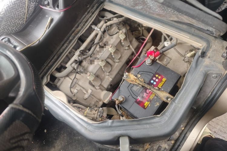 Used Wuling Rongguang 2021 1.5L Extended Basic Window-Sealed 5-Seat L3C Car Engine Bay Left