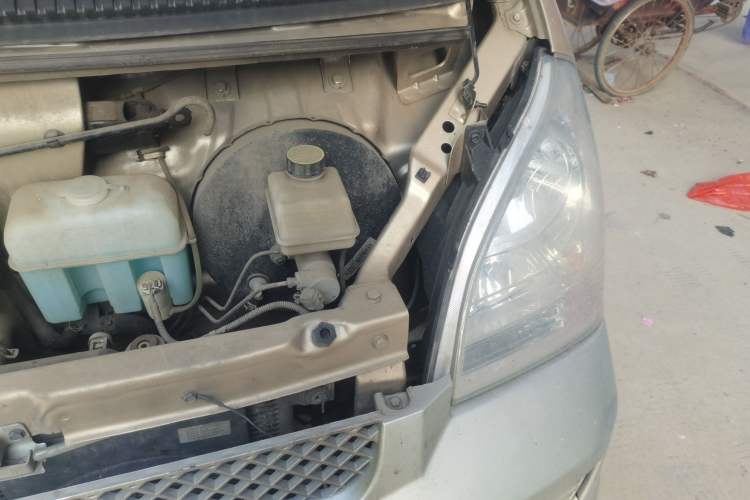 Used Wuling Rongguang 2021 1.5L Extended Basic Version L3C Engine Bay Left