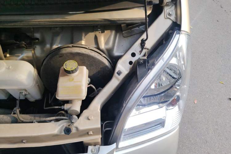 Used Wuling Rongguang 2021 1.5L Extended Basic Version L3C Engine Bay Left