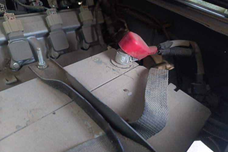 Used Wuling Rongguang 2021 1.5L Extended Standard Model Power-Assist Version LAR Engine Bay Left