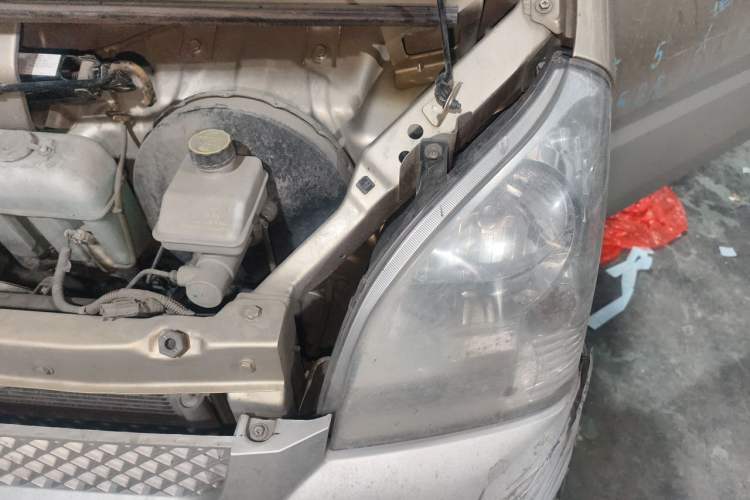 Used Wuling Rongguang 2021 1.5L Extended Basic Window-Sealed 5-Seat L3C Car Engine Bay Left