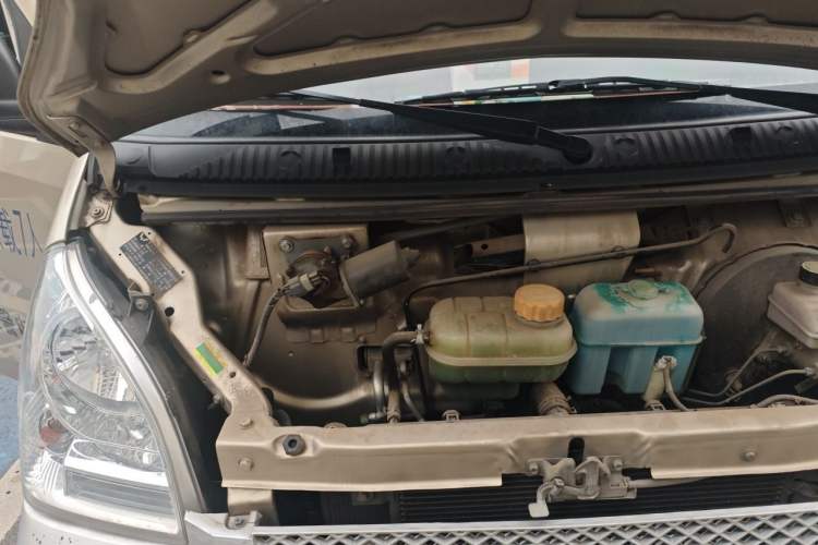 Used Wuling Rongguang 2021 1.5L Extended Standard Version with Air Conditioning – L3C Engine Bay Right