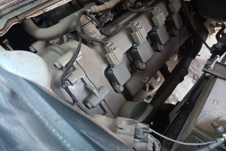 Used Wuling Rongguang 2021 1.5L Extended Standard Model Power-Assist Version LAR Engine Bay Right
