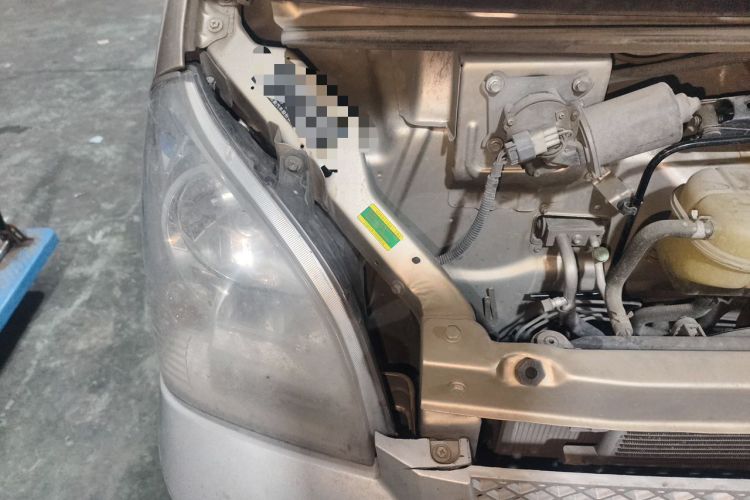 Used Wuling Rongguang 2021 1.5L Extended Basic Window-Sealed 5-Seat L3C Car Engine Bay Right