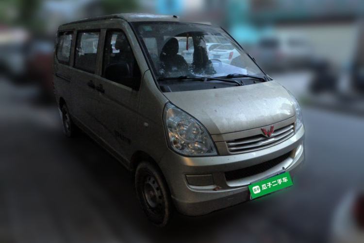 Used Wuling Rongguang 2021 1.2L S Base Model 5-Seater LSI Front Right 45 Deg