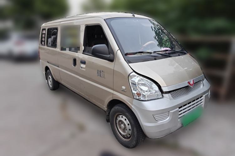 Used Wuling Rongguang 2021 1.5L Extended Basic Version L3C Front Right 45 Deg