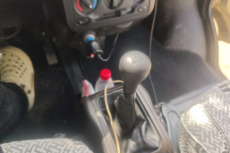 Used Wuling Rongguang 2021 1.5L Extended Basic Window-Sealed 5-Seat L3C Car Gear Lever