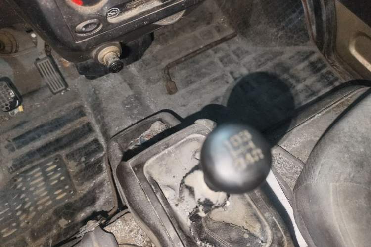 Used Wuling Rongguang 2021 1.5L Extended Basic Window-Sealed 5-Seat L3C Car Gear Lever