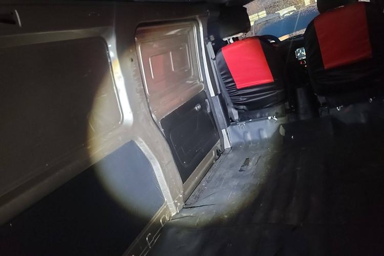 Used Wuling Rongguang 2021 1.5L Extended Basic Enclosed-Window Vehicle 2 Seats L3C Interior 5