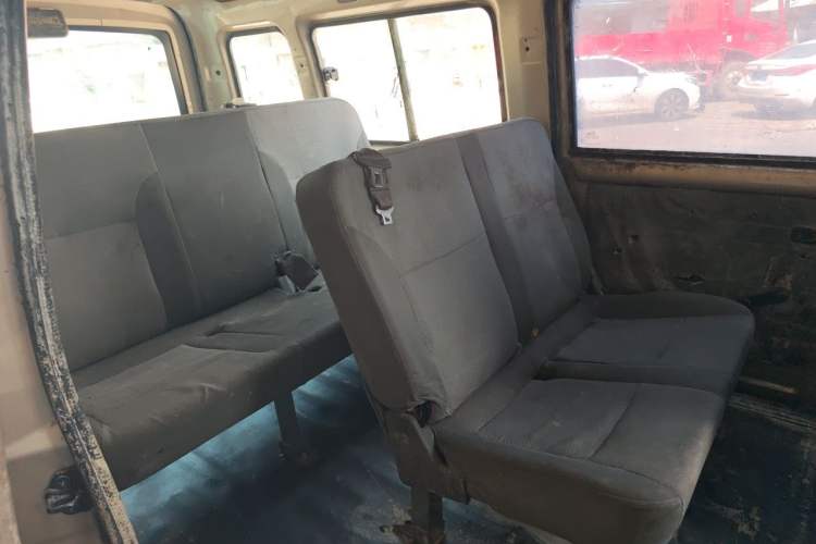 Used Wuling Rongguang 2021 1.5L Extended Standard Version with Air Conditioning – L3C Left Rear Seat