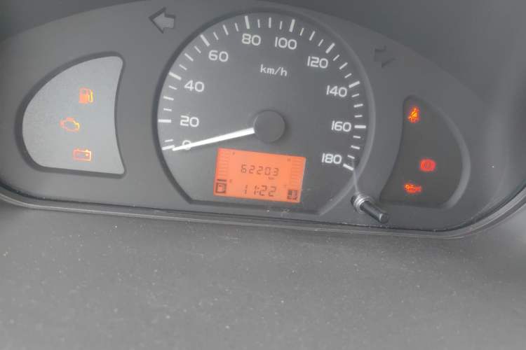 Used Wuling Rongguang 2021 1.5L Extended Basic Enclosed-Window Vehicle 2 Seats L3C Odometer Close Up