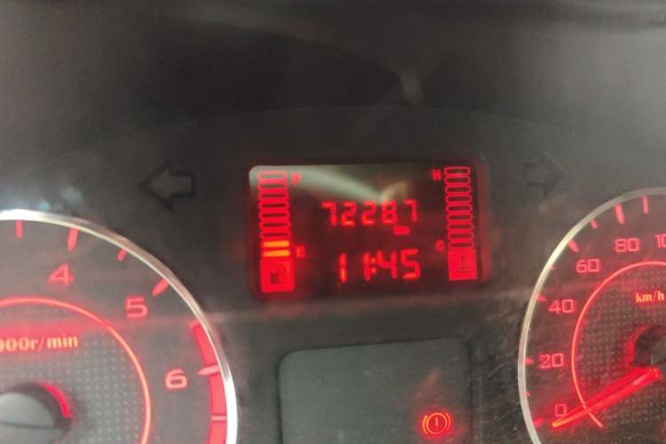 Used Wuling Rongguang 2021 1.5L Extended Basic Version L3C Odometer Close Up