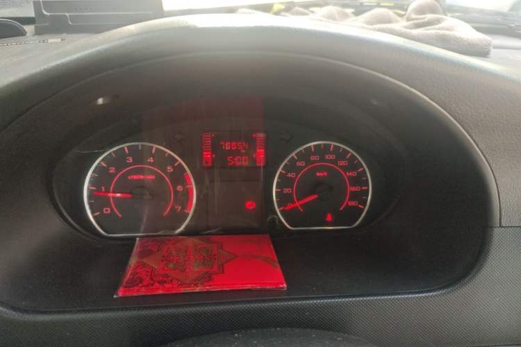 Used Wuling Rongguang 2021 1.5L Extended Basic Window-Sealed 5-Seat L3C Car Odometer Close Up